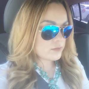 Meet your Posher, Carolina